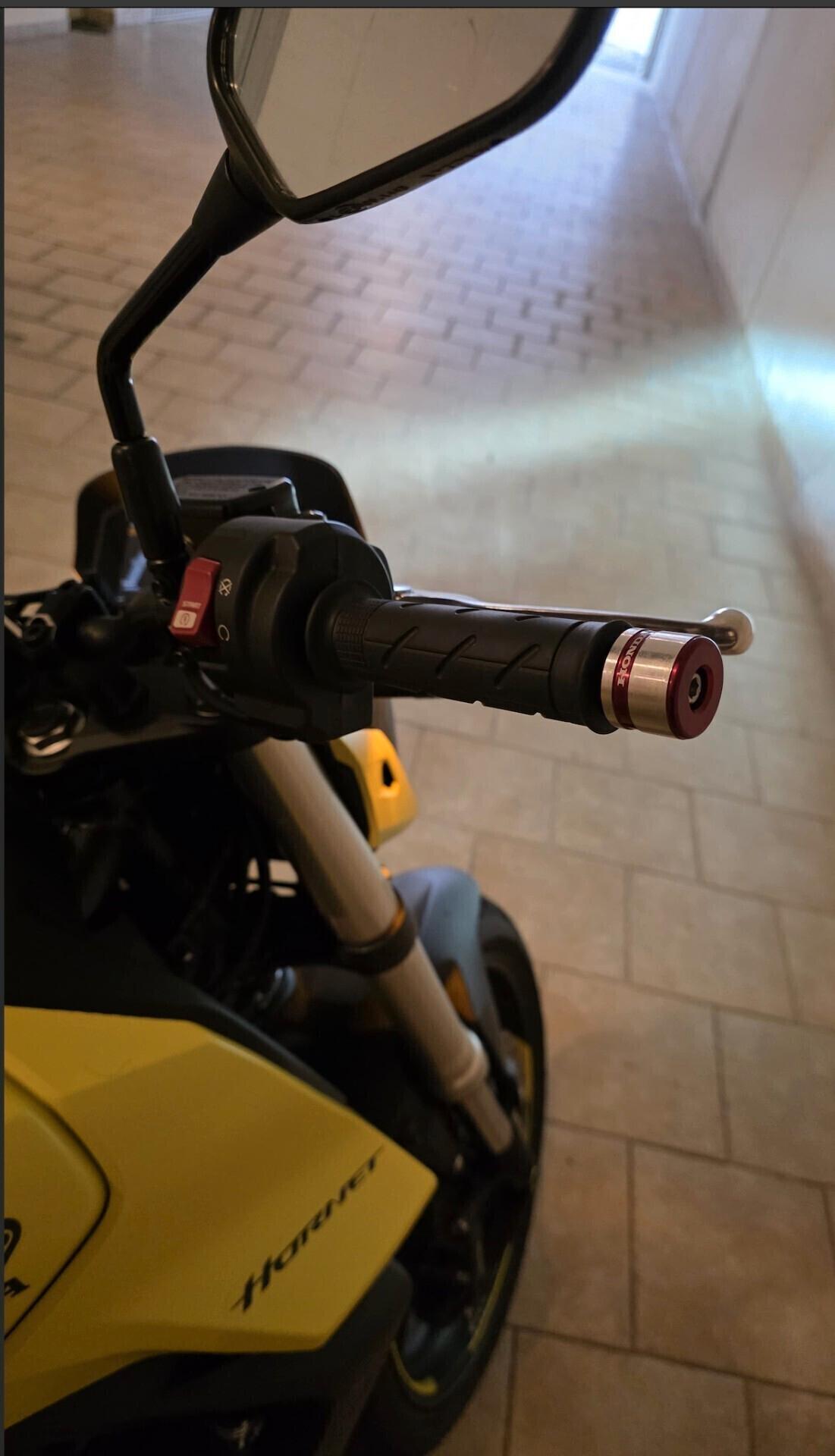 Honda Hornet 750 full optional