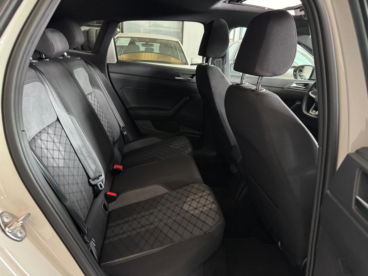 Volkswagen Taigo 1.0 tsi R-Line 110cv dsg TETTO APRIBILE