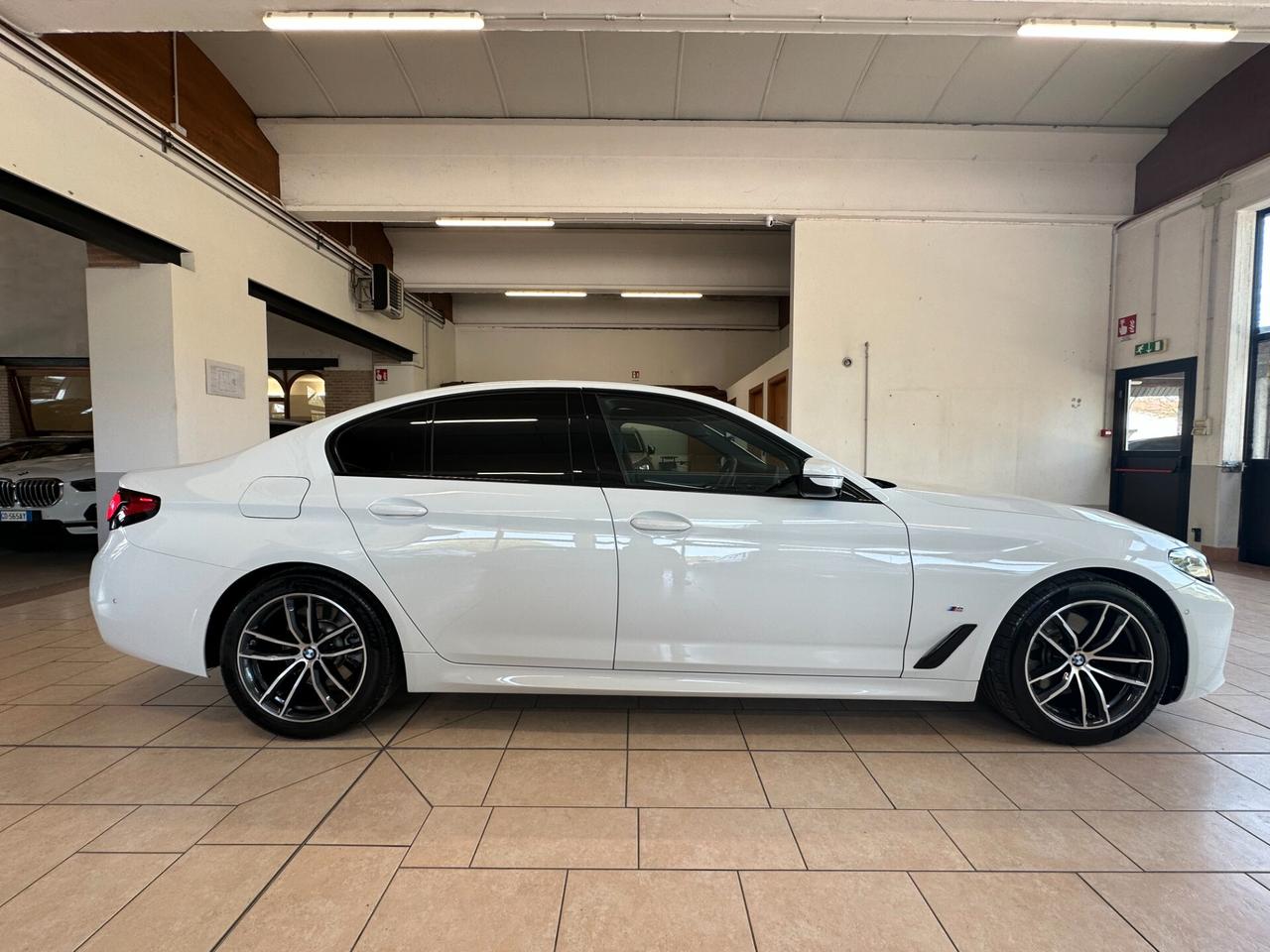 BMW 520D MHEV BERLINA MSPORT AUTO *TETTO*CARPLAY*LUCI*