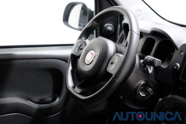 FIAT Panda 1.0 FIREFLY S&S HYBRID CITY CROSS NEOPATENTATI
