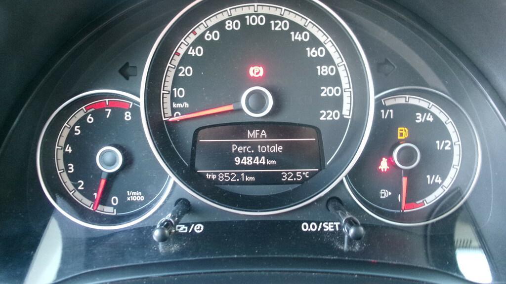 Volkswagen up! 1.0 Cross !