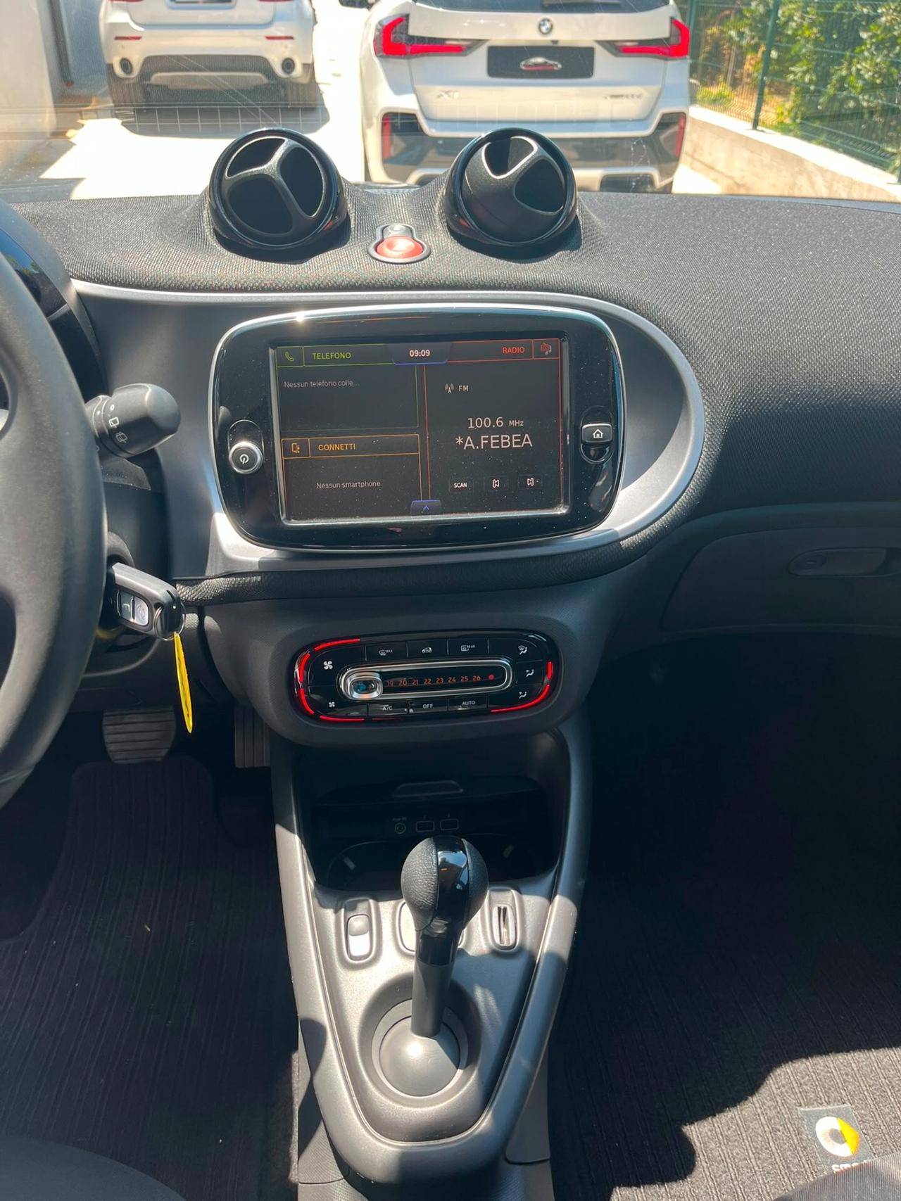 Smart ForFour EQ Pulse