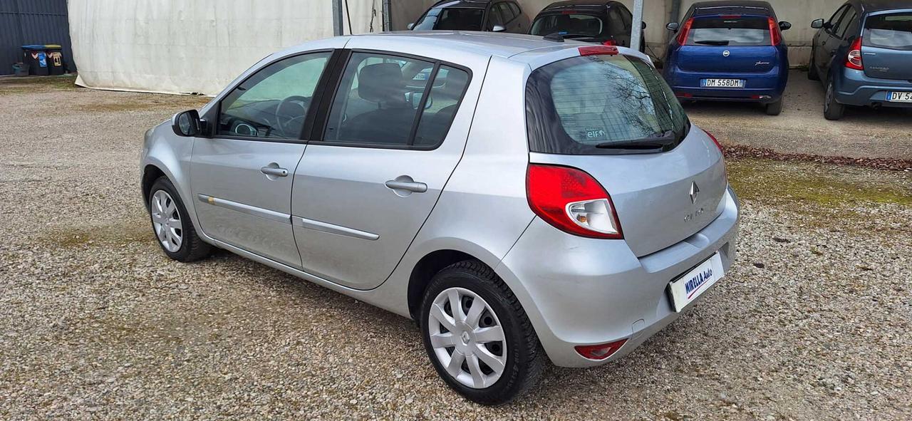 Renault Clio 1.2 16V 5 porte Authentique