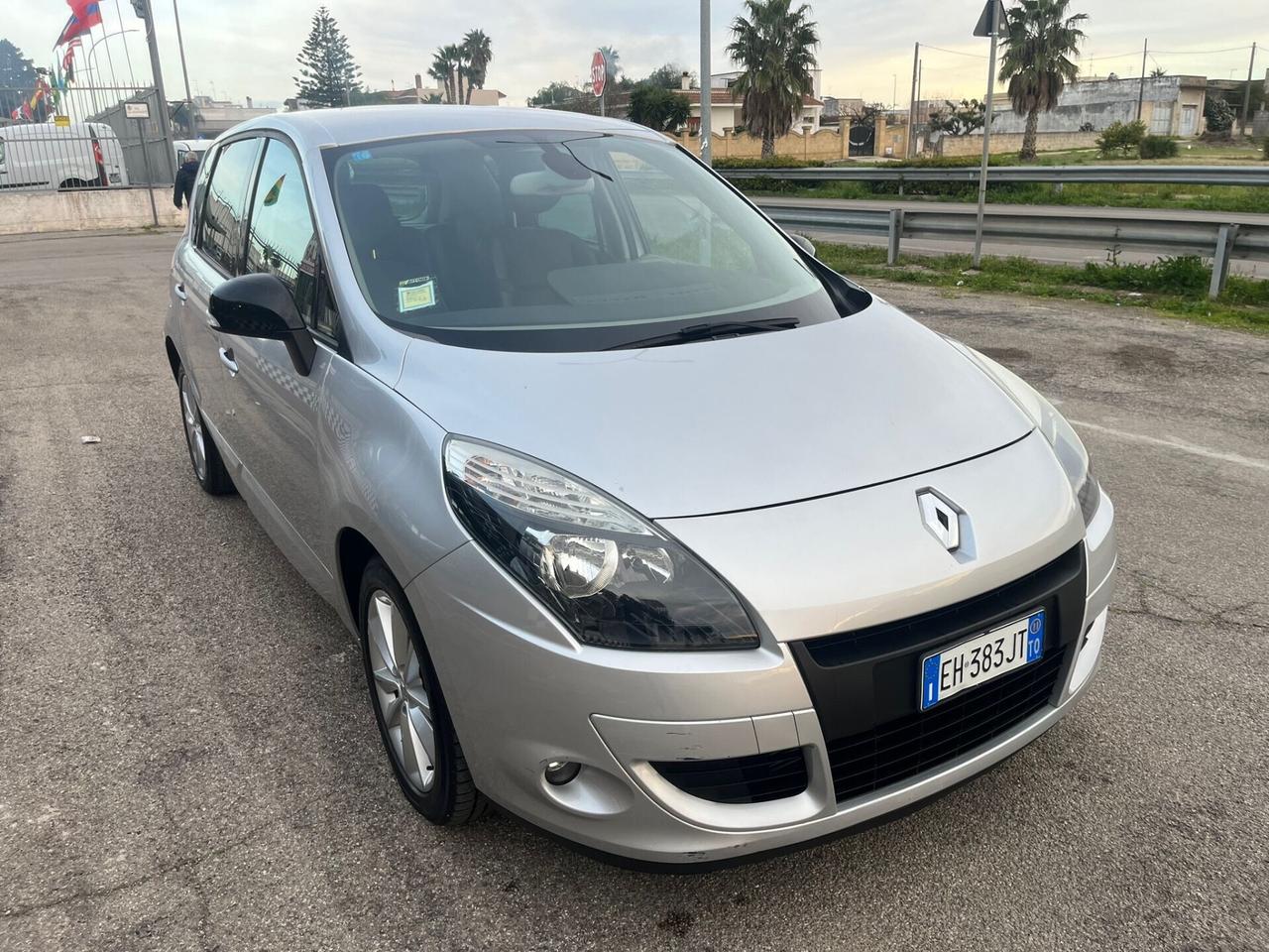 Renault Scenic Scénic X-Mod 1.5 dCi Luxe 2011
