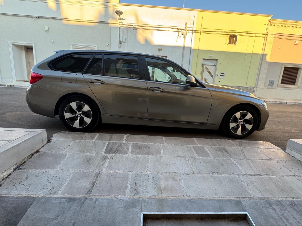 Bmw 320 Touring Luxury led nav