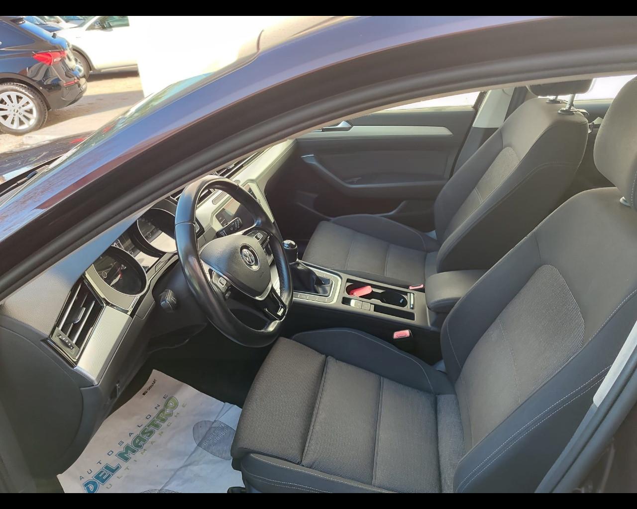 VOLKSWAGEN Passat Business Variant 1.6 TDI Trendline BlueMotion Tech.