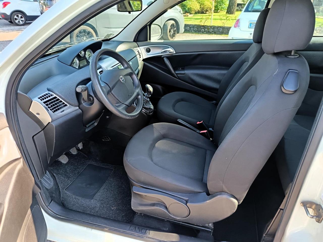 Lancia Ypsilon 1.2 UNYCA