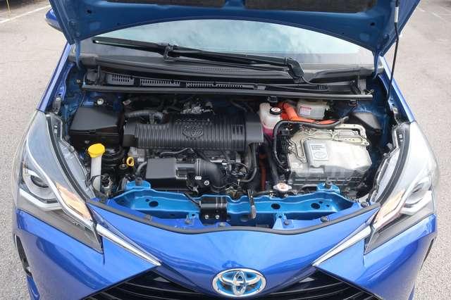 Toyota Yaris Yaris III 2017 5p 1.5h Business