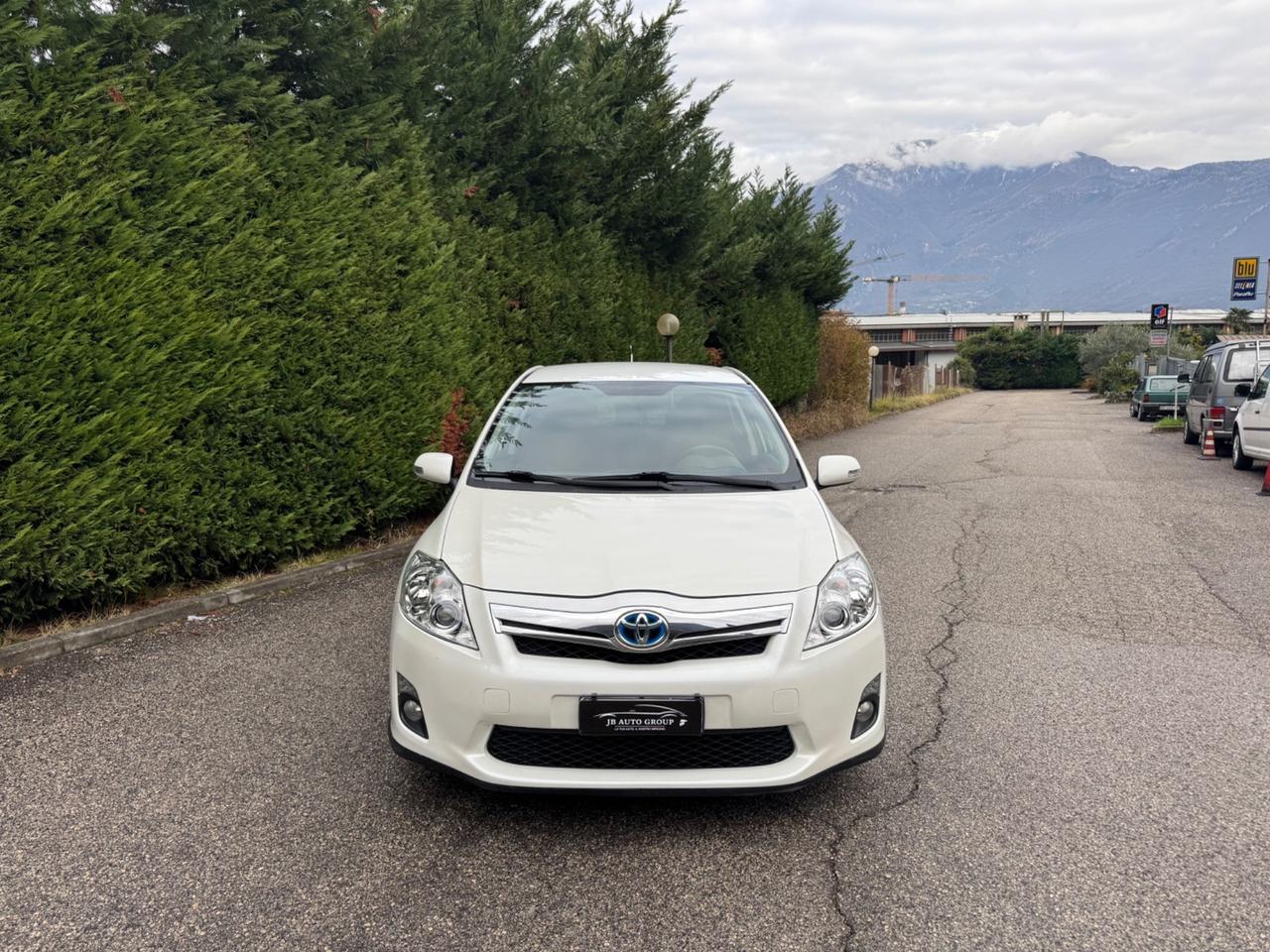 Toyota Auris 1.8 IBRIDA