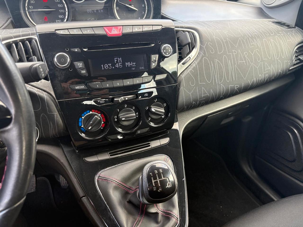 Lancia Ypsilon 1.2 69cv GPL Elefantino Rosa