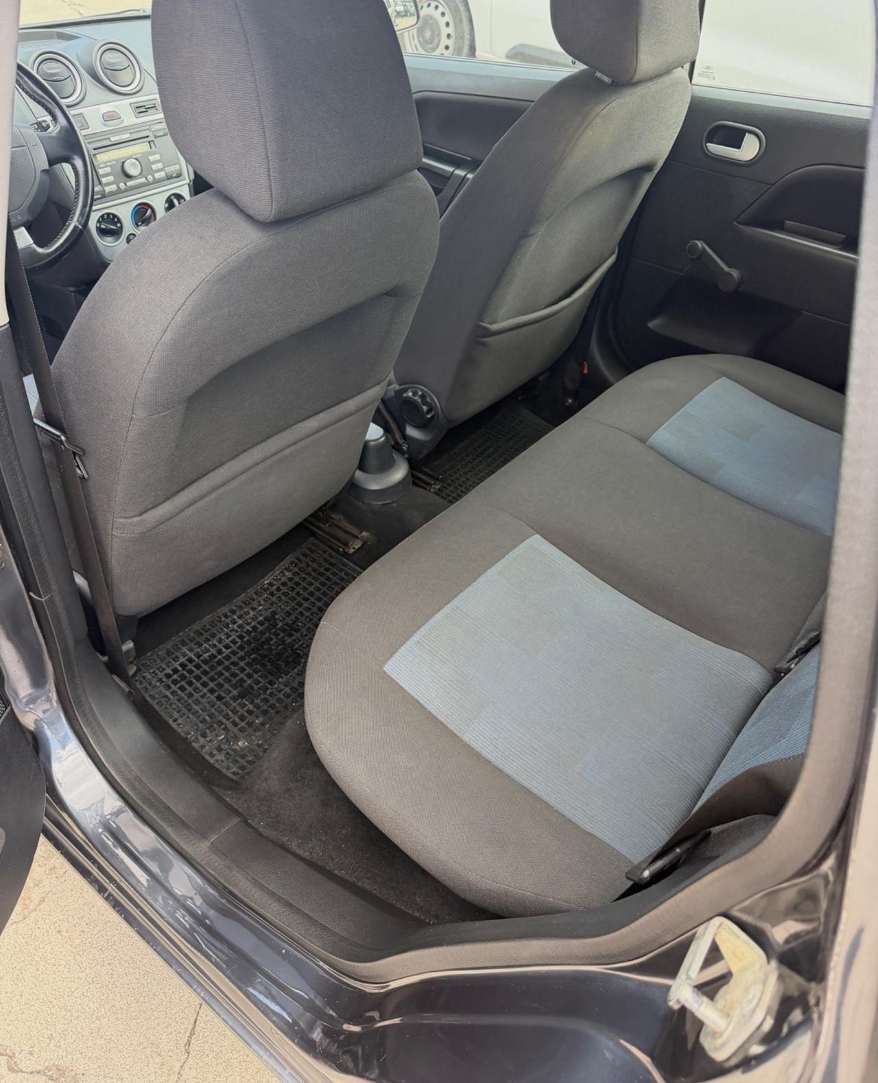 Ford Fiesta 1.2 16V 5p. Titanium