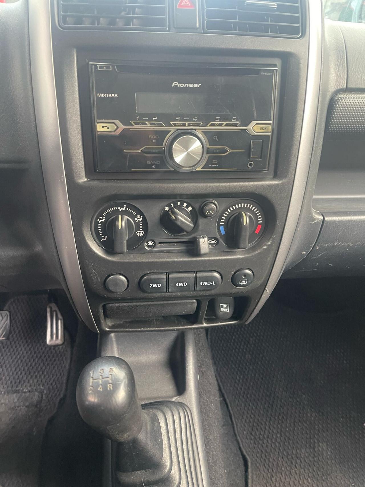 Suzuki Jimny 1.3 4WD Evolution AUTOCARRO 3porte Bianco, 11/2015, Km 176.467