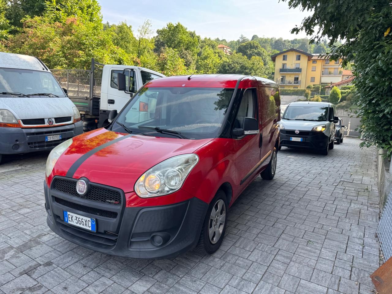 DUE FIAT DOBLO PER COMMERCIANTI