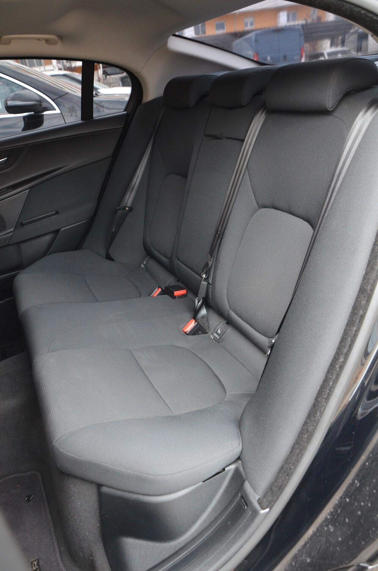 Jaguar XE 2.0 D 180 CV AWD aut. Pure