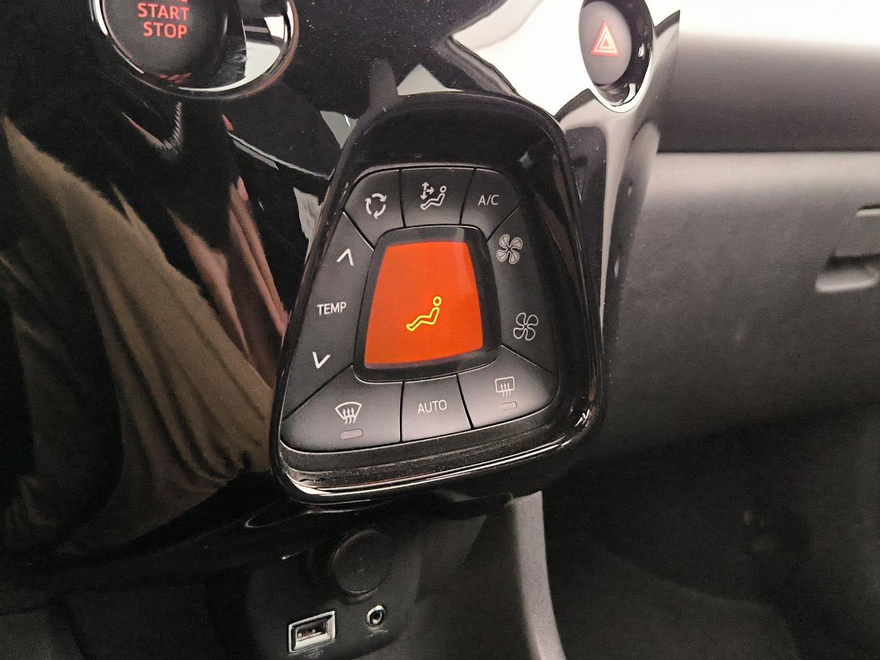 Toyota Aygo 5p 1.0 x-clusiv 72cv