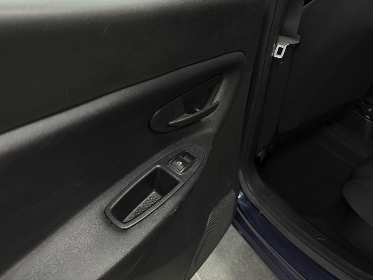 Lancia Ypsilon 1.0 FireFly 5 porte S&S Hybrid Ecochic Silver