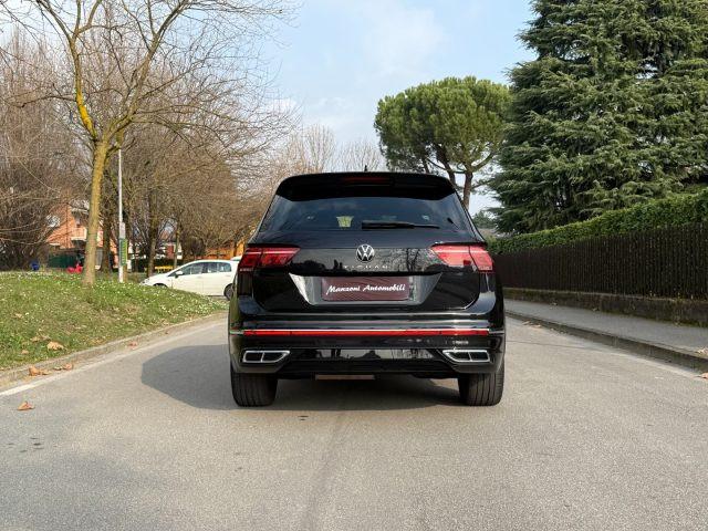 VOLKSWAGEN Tiguan 2.0 TDI 150 CV SCR DSG R-Line UNICO PROPRIETARIO