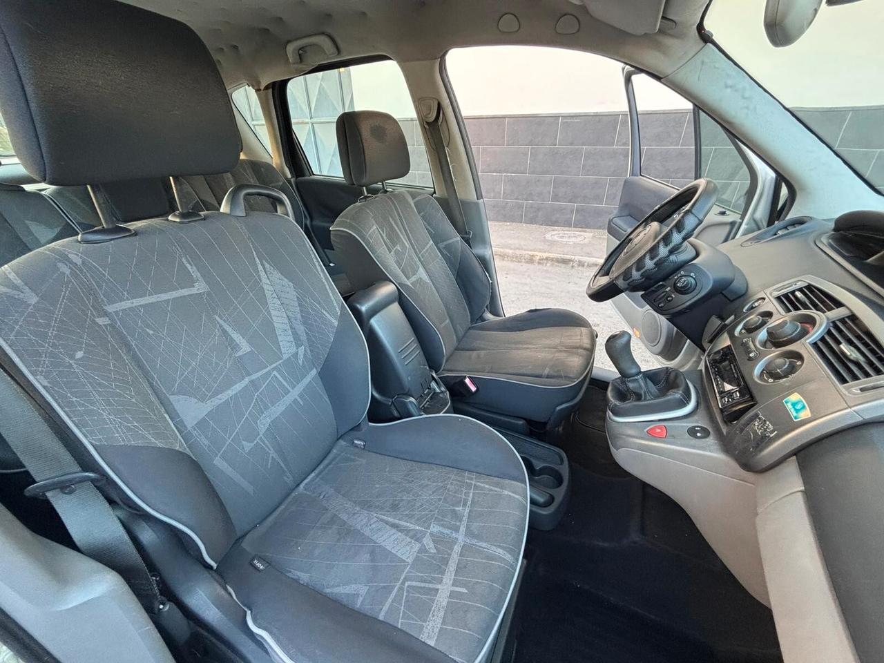 Renault Scenic 1.6 16V LUXE DYNAMIQUE