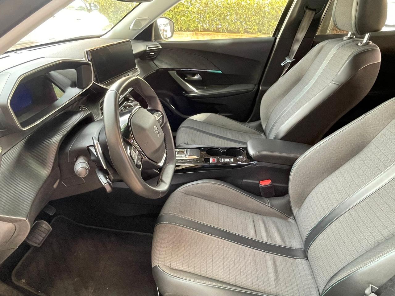 Peugeot 2008 BlueHDi 130 S&S EAT8 Allure