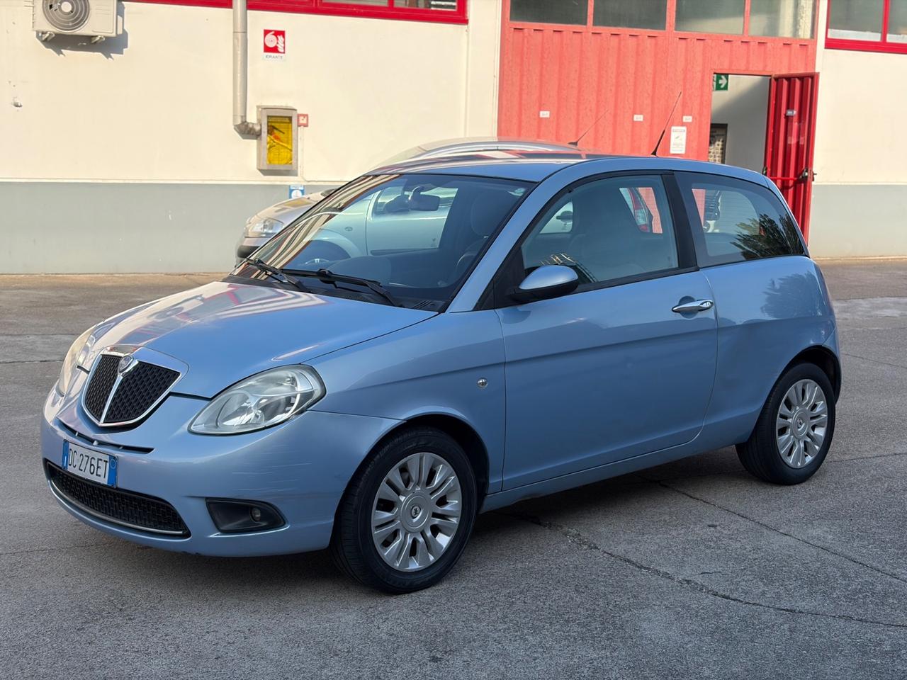 Lancia Ypsilon 1.2 16V Oro