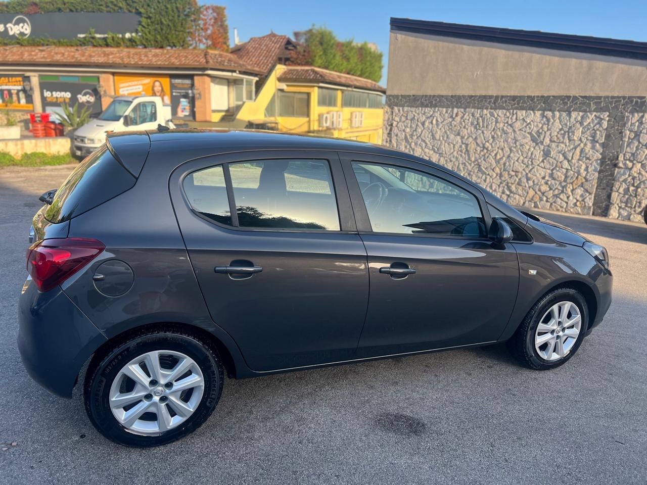 Opel Corsa 1.2 5 porte