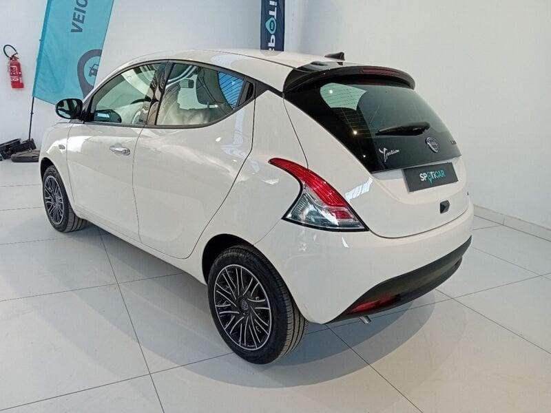 Lancia Ypsilon 1.0 FireFly 5 porte S&S Hybryd Gold