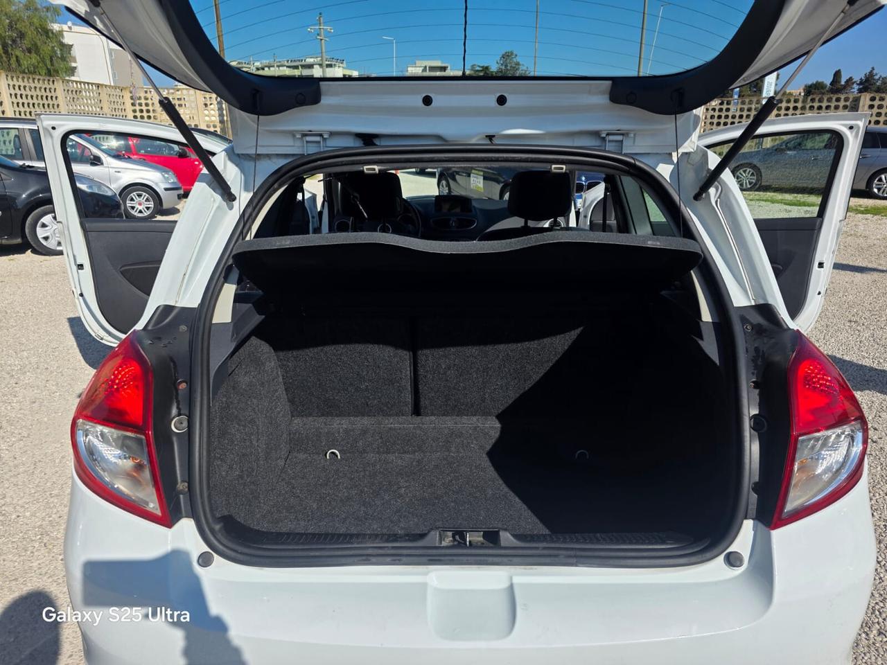 Renault Clio 1.2 16V 3 porte Luxe