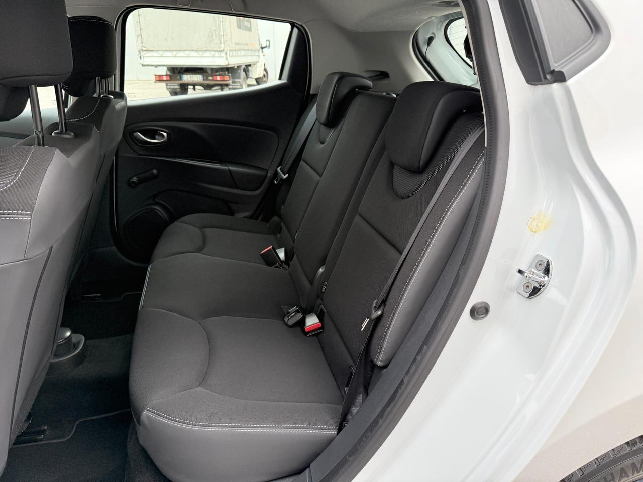 Renault Clio 1.2 75 CV 5 porte Duel