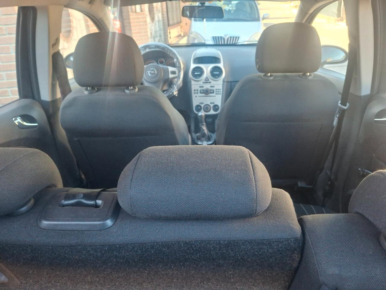 Opel Corsa 1.2 5 porte Enjoy Neopatentati