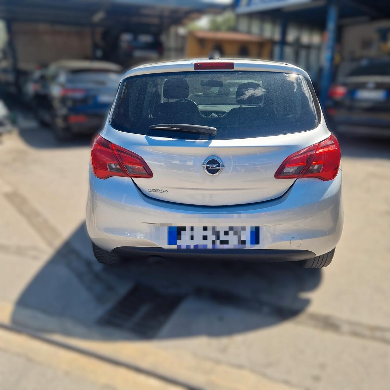 Opel Corsa 1.2 5 porte