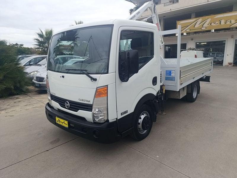 Nissan Cabstar Cabstar 35.13 2.5 TDI 130CV CASSONE FISSO CON GRU