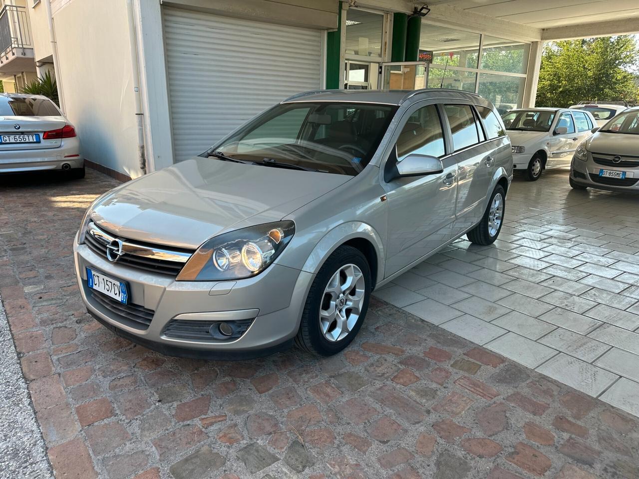 Opel Astra 1.6 16V Twinport Station Wagon Cosmo