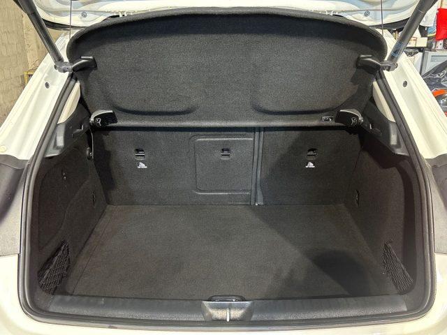 MERCEDES-BENZ GLA 200 d Automatic Premium