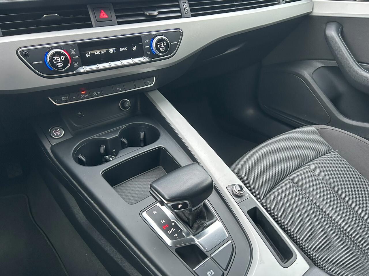 AUDI A4 Avant 30 2.0TDI 136CV S-Tronic Business