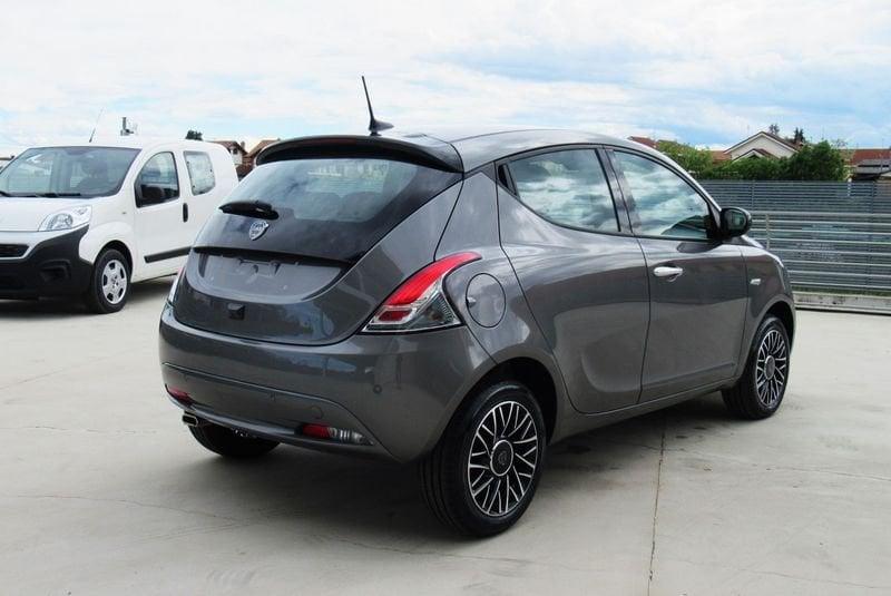 Lancia Ypsilon 1.0 FireFly 5 porte S&S Hybrid Platino con BONUS EASY GO'