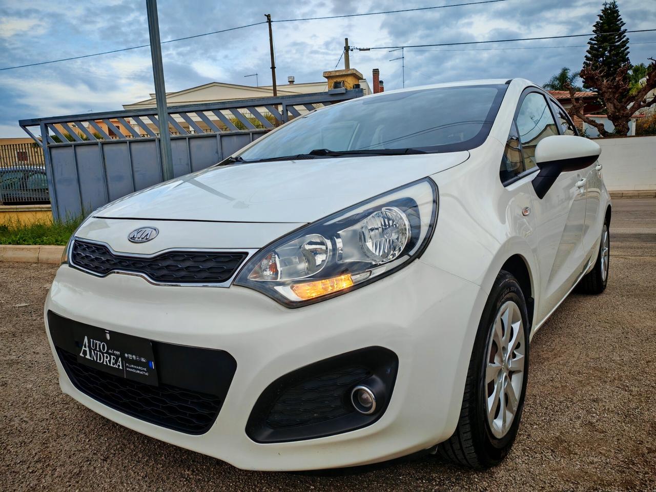 Kia Rio 1.1CRDi EX Plus Full Optional 2013