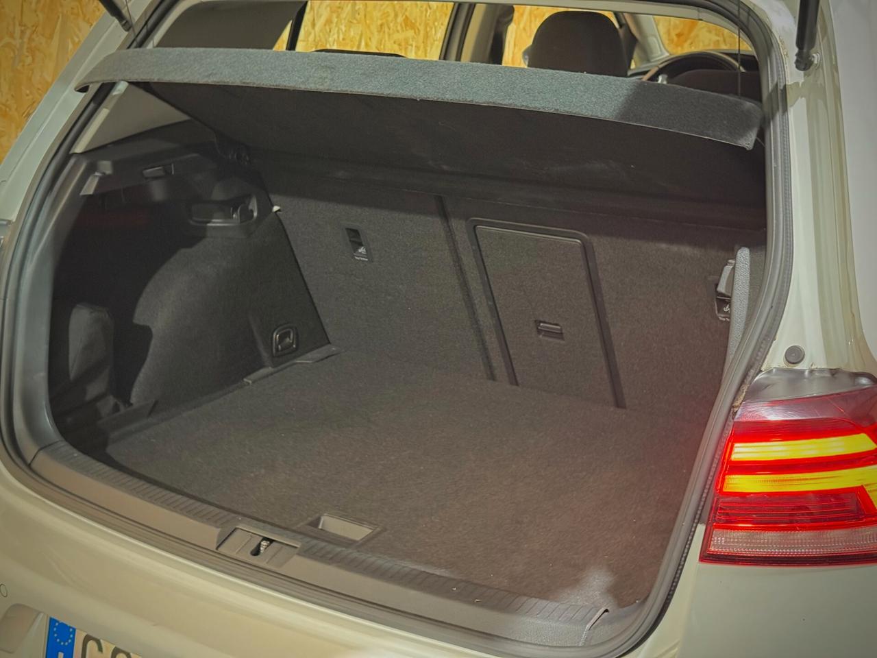 Volkswagen Golf 7.5 1.5 TGI DSG