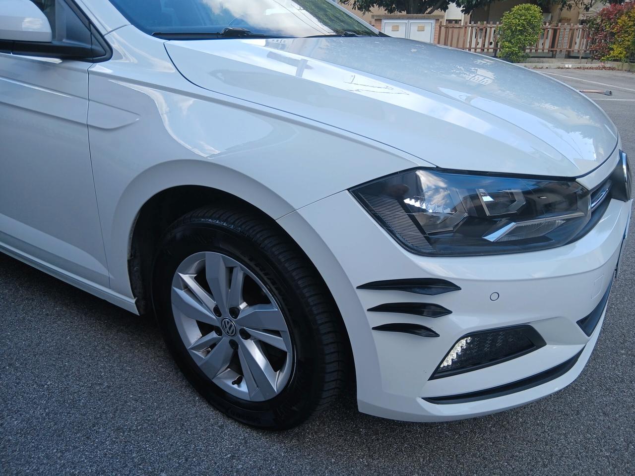 Volkswagen Polo 1.0 EVO 80 CV 5p. Comfortline con KIT estetico tua a € 219 mese