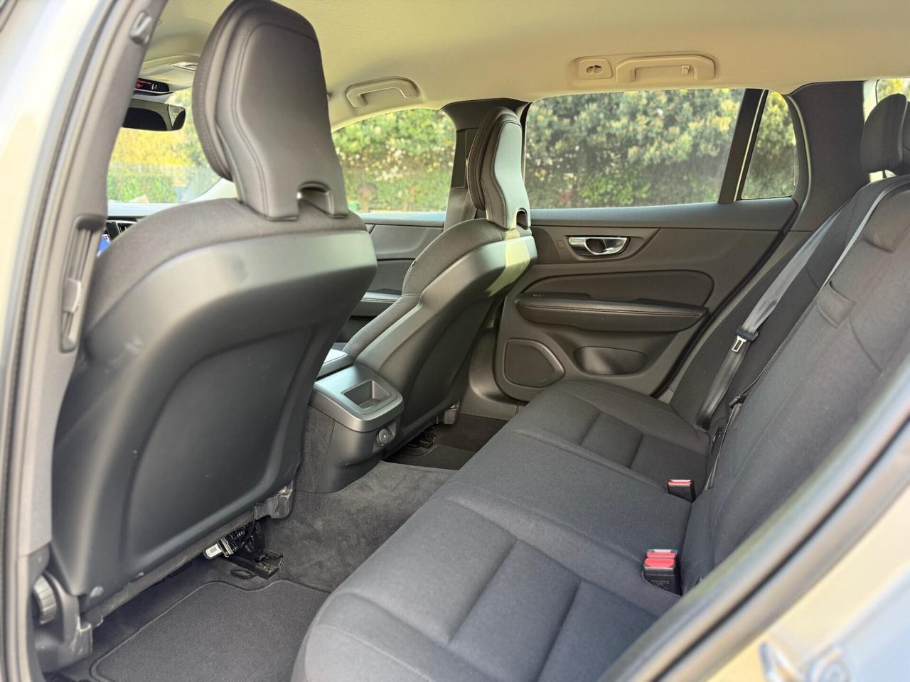 VOLVO V60 2021 B4 Geartronic R-Design