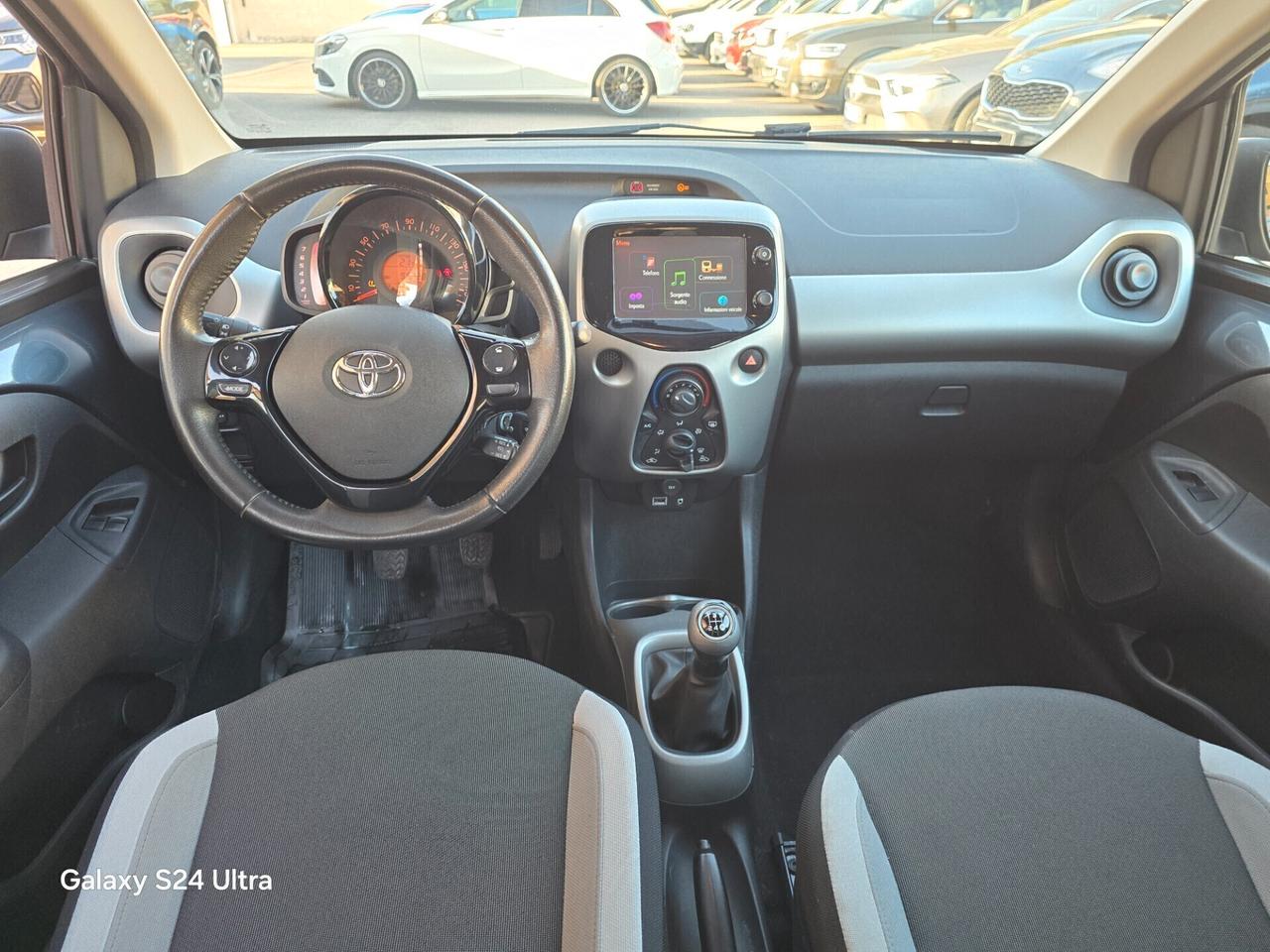 Toyota Aygo 1.0 VVT-i 69 CV 5 porte x-cool