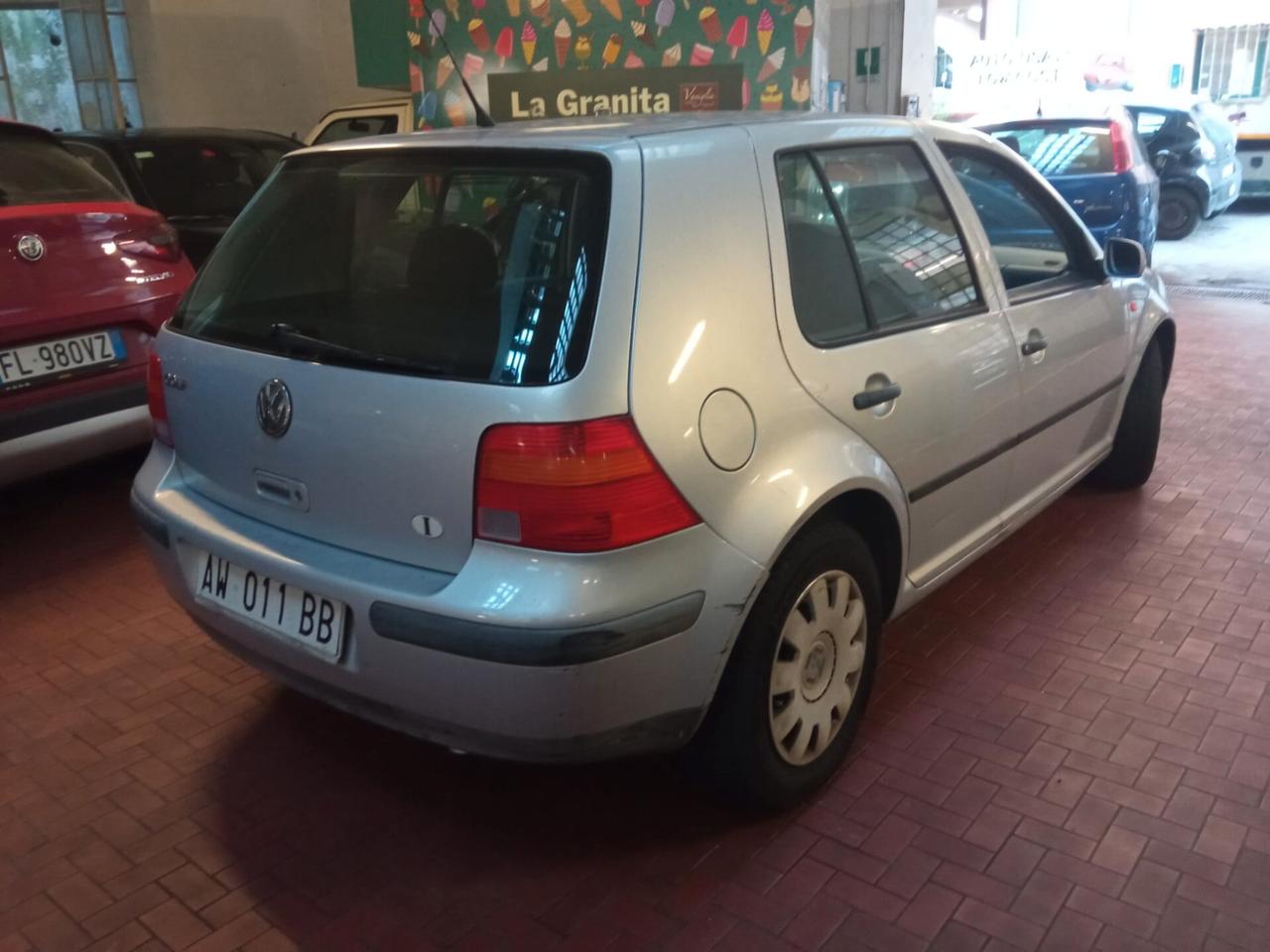 Volkswagen Golf 1.4 16V cat 5 porte