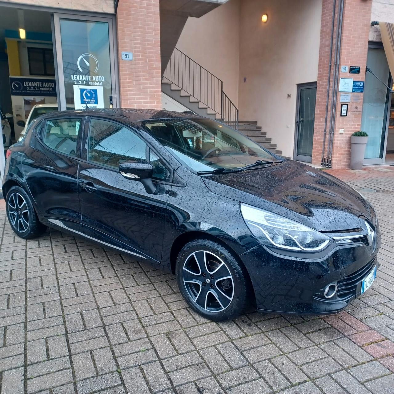 INDISTRUTTIBILE CLIO 1.5 EURO 6 PER NEOPATENTATI