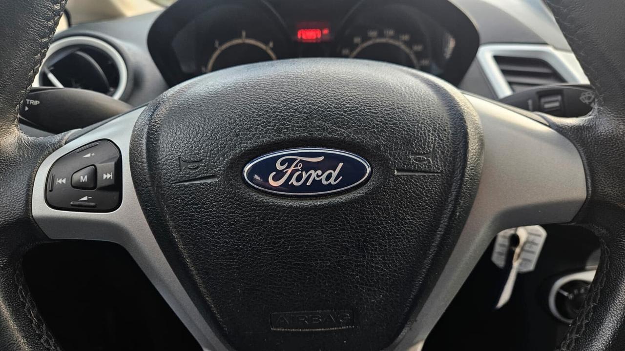 Ford Fiesta 1.4 TDCi 70CV 5 porte Titanium