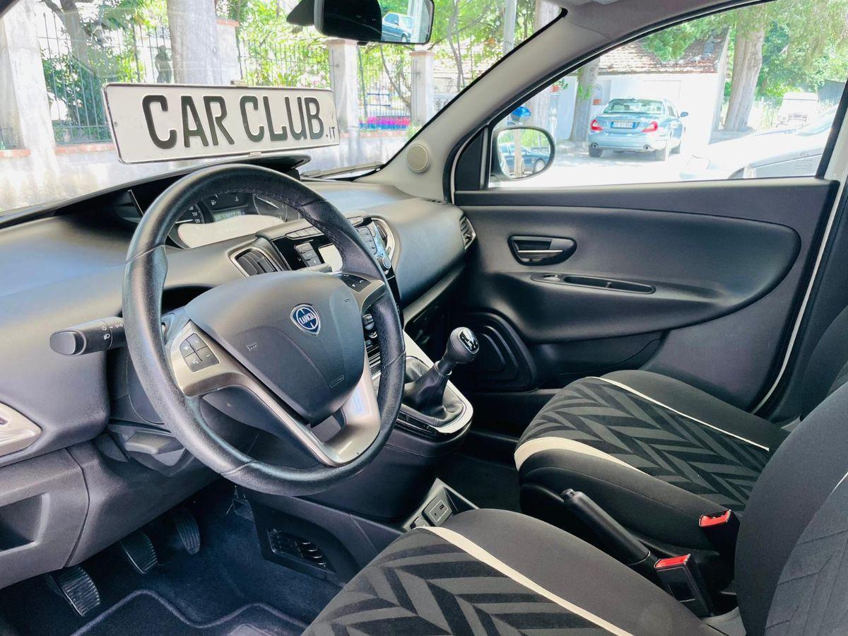 Lancia Ypsilon 1.2 69 cv 5p. GPL Ecochic