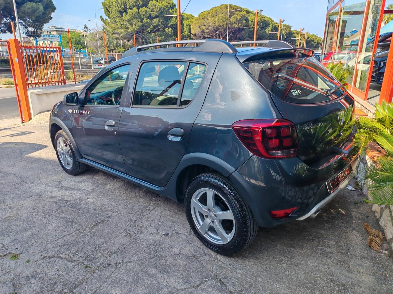 Dacia Sandero Stepway 1.5 diesel 03/2017 CV90 cambio automatico