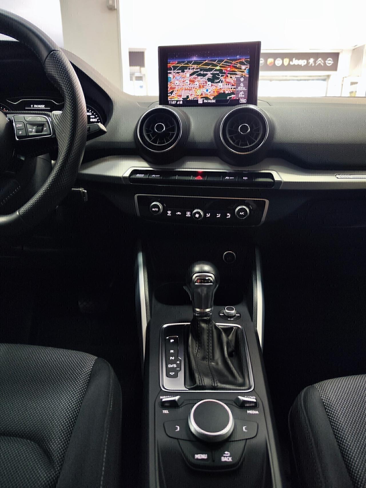 Audi Q2 30 TDI 116cv S tronic S line Edition Black