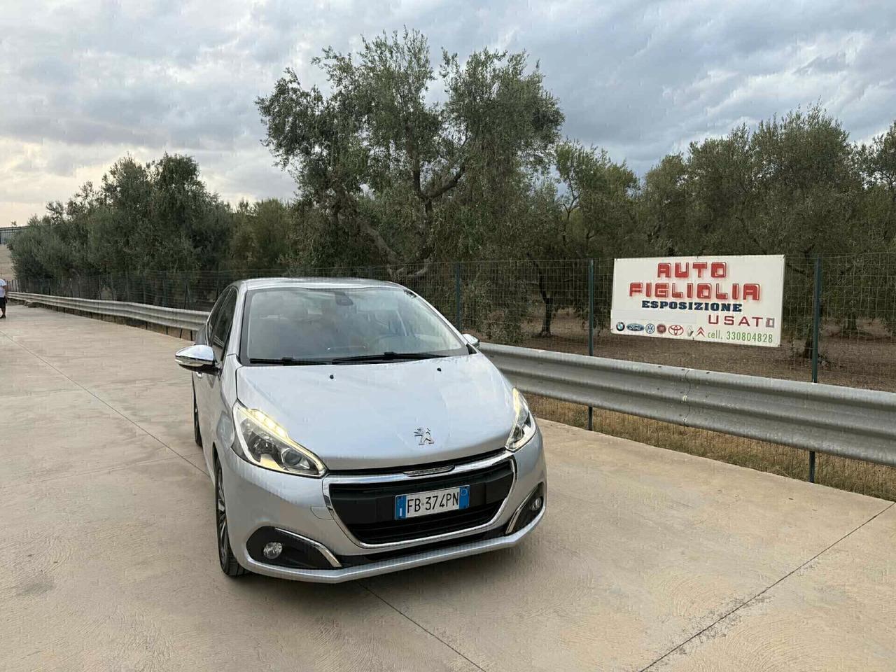 Peugeot 208 PureTech Allure 1.2 BENZINA 2015.
