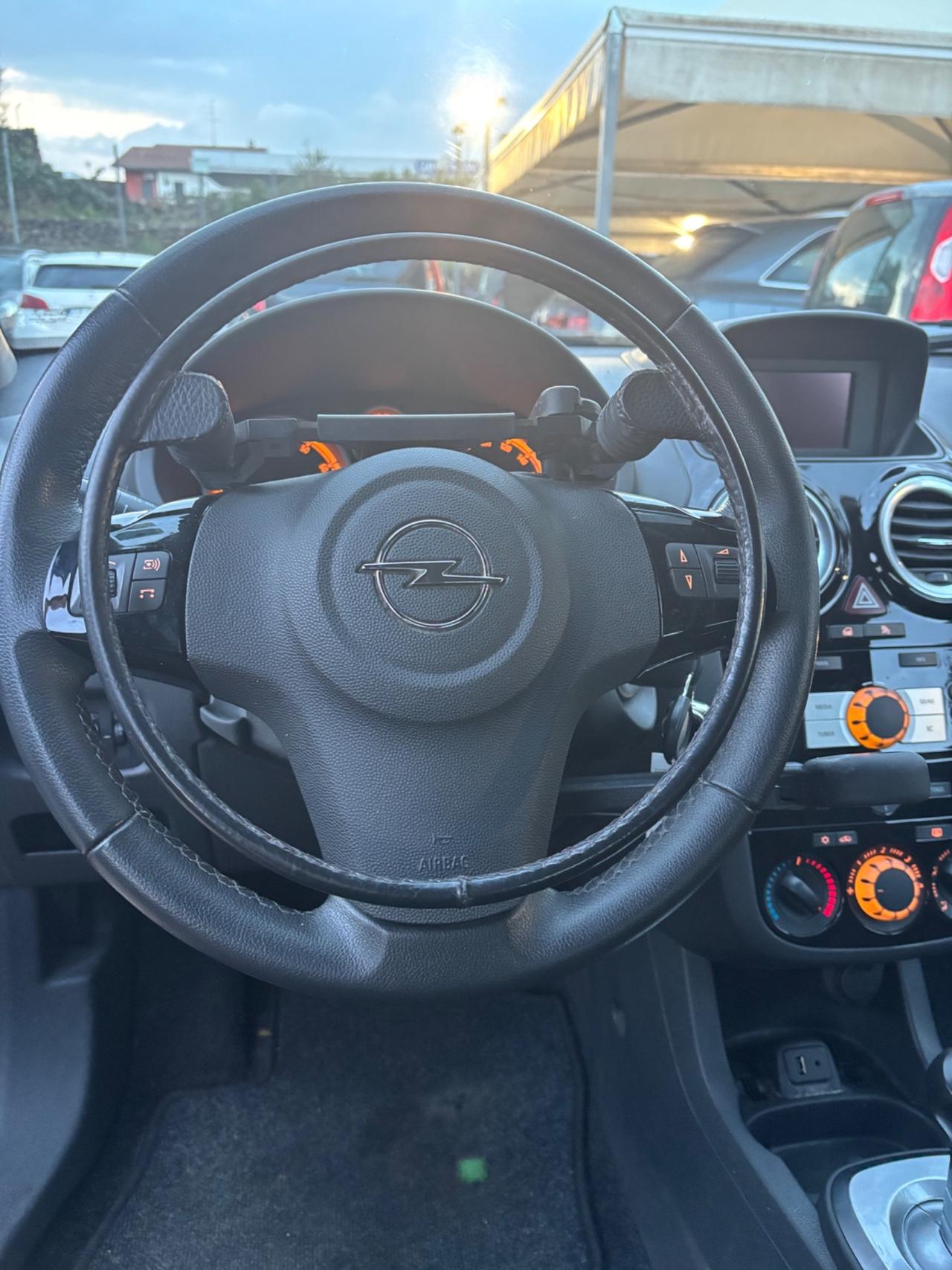 Opel Corsa 1.2 autom per handicap / disabili