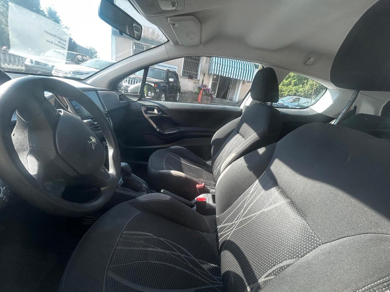 Peugeot 208 1.4 HDi 68 CV 3 porte Access