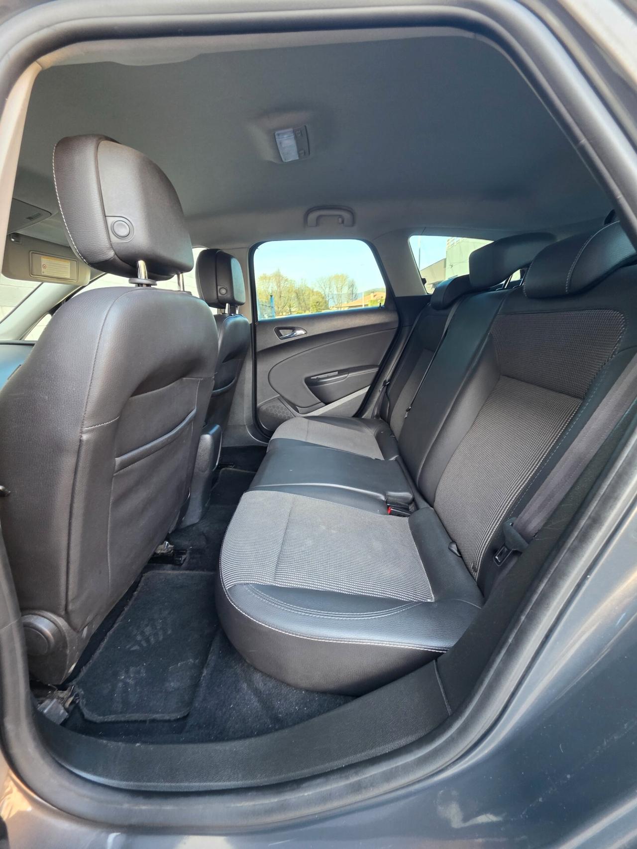 Opel Astra 1.6 CDTI Cosmo. Neopatentati euro6b